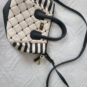 Very adorable betsy johnson bag (small 7x7ish)